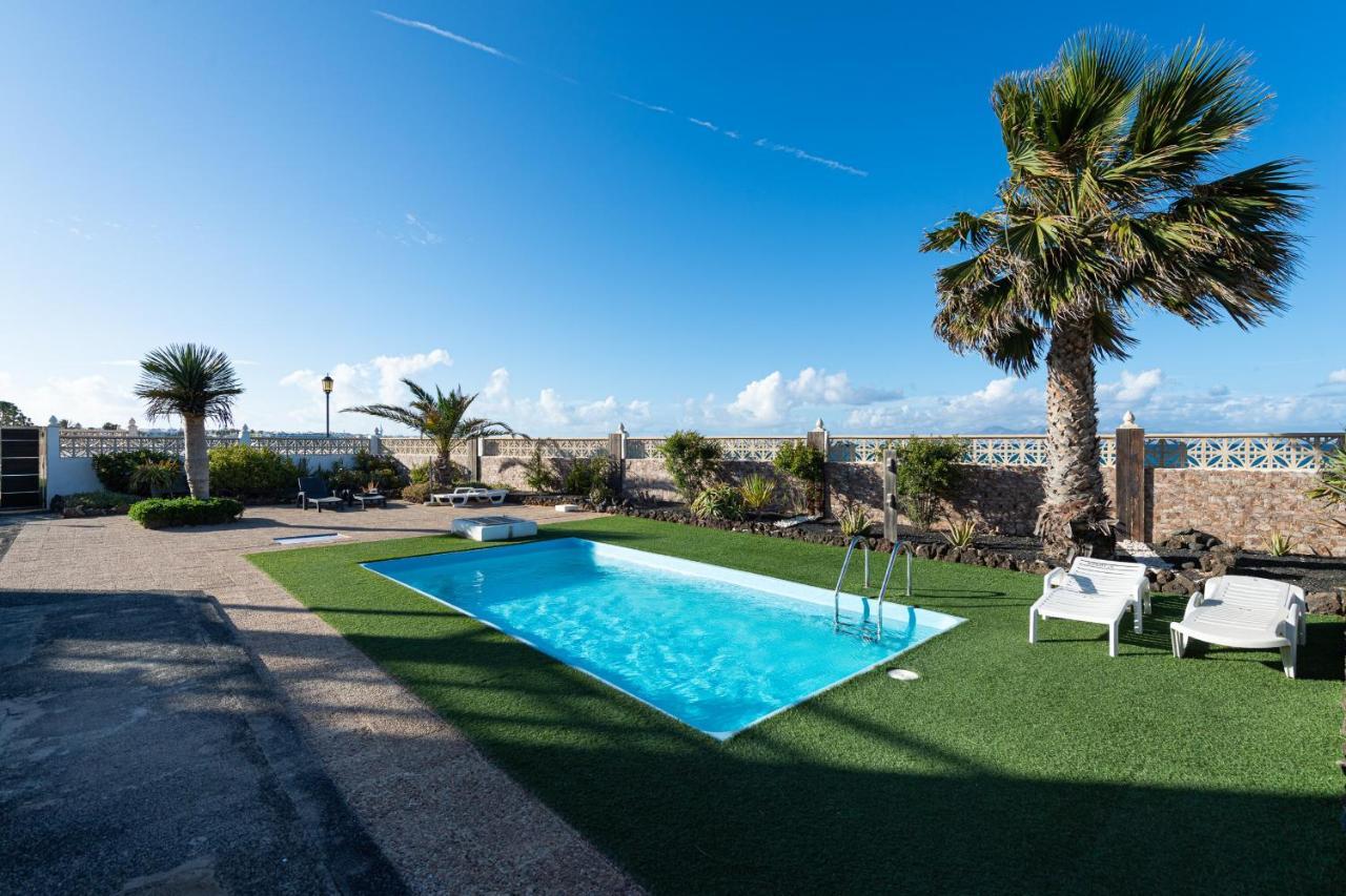 Homeforguest Apartment With Pool And Terrace 1 Min From The Beach Corralejo Exteriör bild
